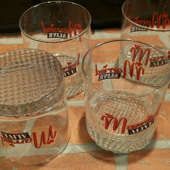 MARRIED ALIVE Cocktail Bar Rock Wine Glasses LOVE SET 4 RARE Broadway Show Humor - Picture 4 of 4